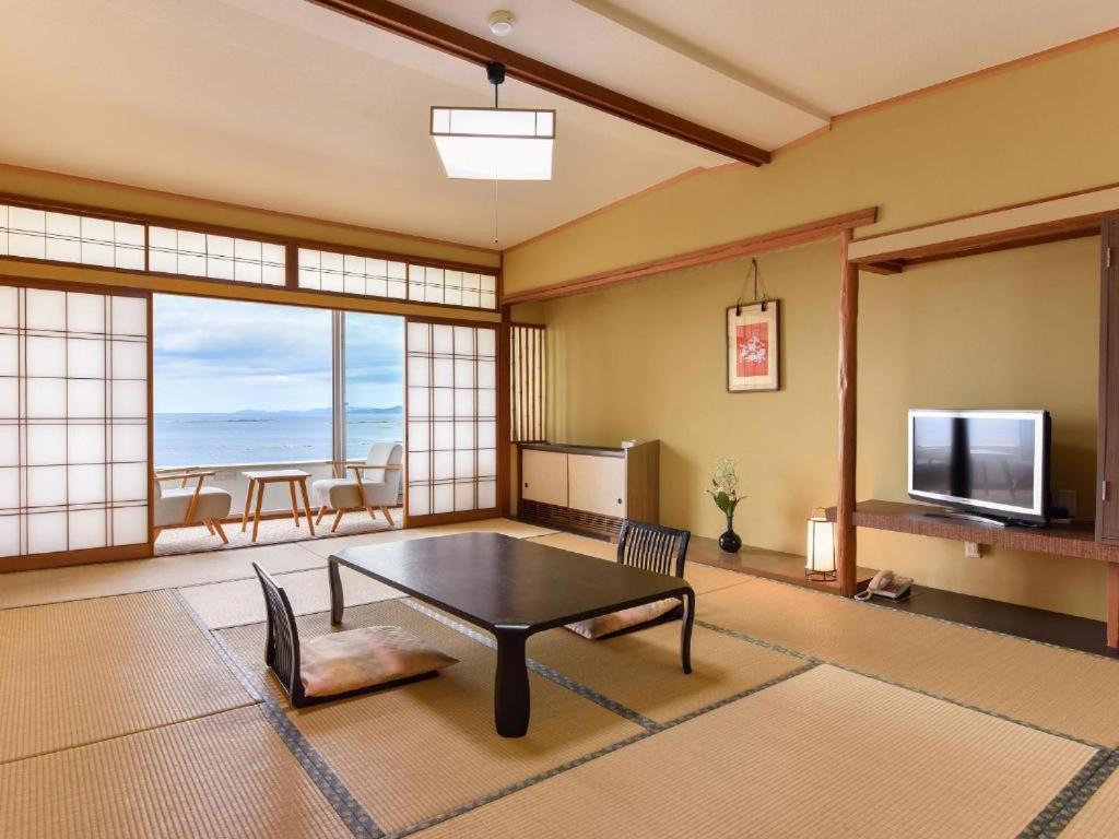 Hotel Sanrakuso Shirahama Exterior photo